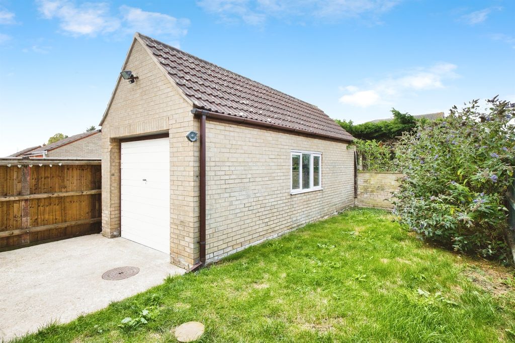 Property photo 2 of 14