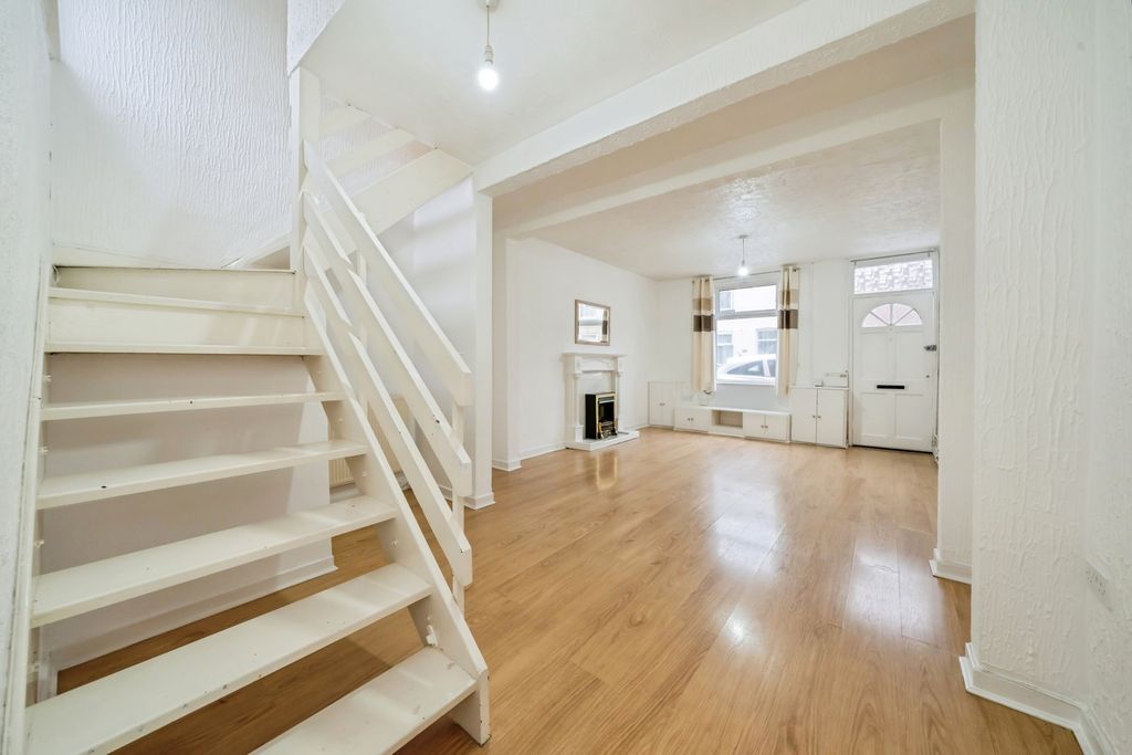 Property photo 2 of 14 Pbox-Img.Jpg