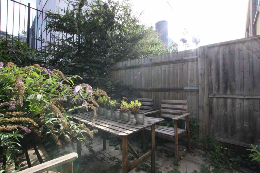 Property photo 2 of 4