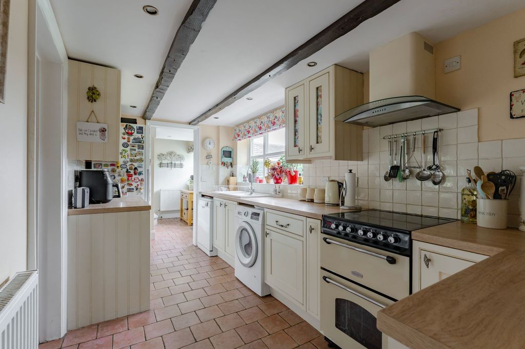 Property photo 2 of 27