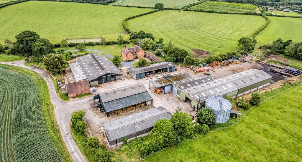 Additional image 29 of 6 bed farmhouse for saleLot 1 - Hill Court Farm, Pershore, Worcestershire WR10