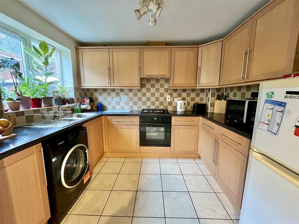 Property photo 2 of 14