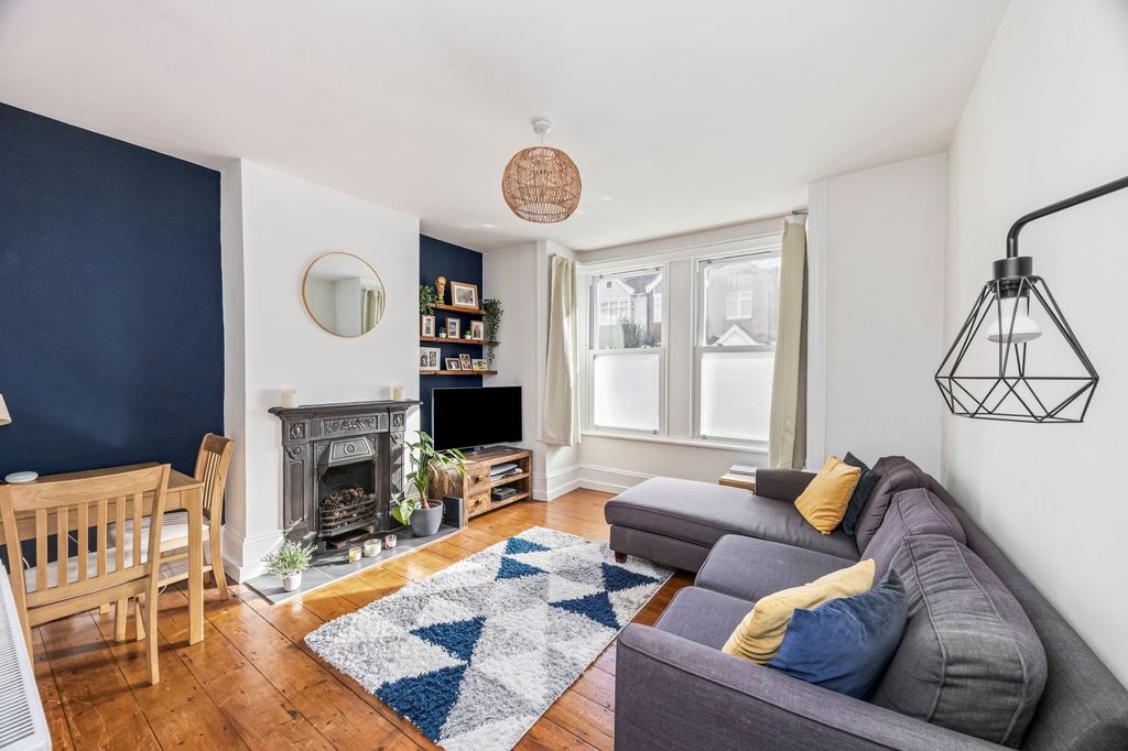 Property photo 3 of 16