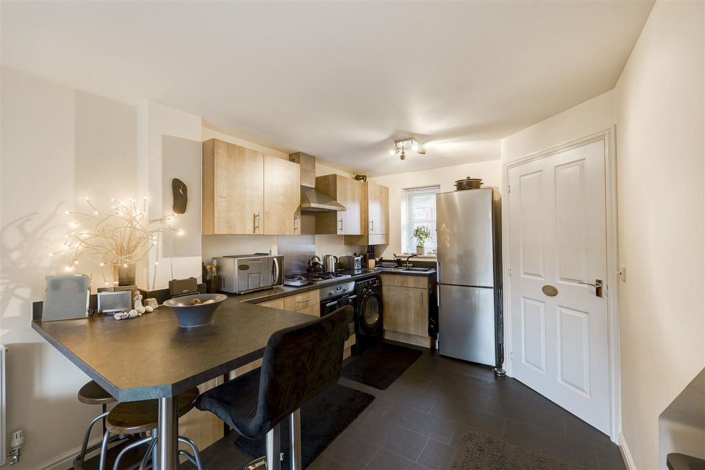 Property photo 3 of 13 Kitchen