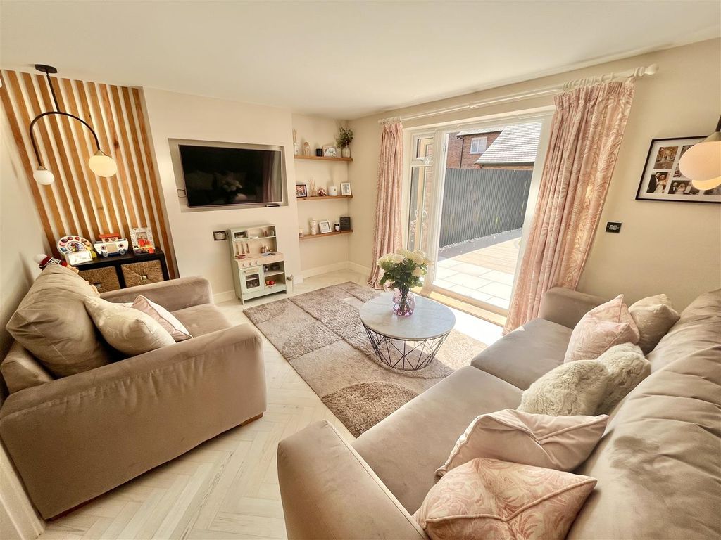 Property photo 2 of 19