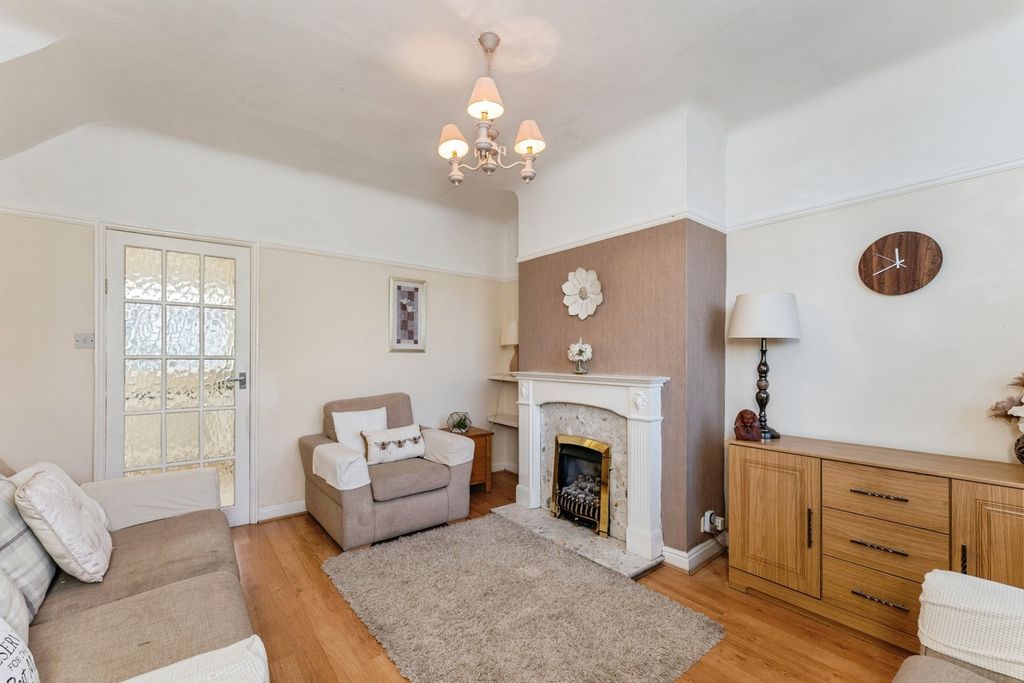 Property photo 2 of 21 Pbox-Img.Jpg