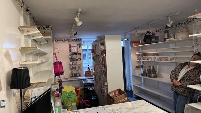 Property photo 2 of 3 Inside 35A Southam Rd.Jpg