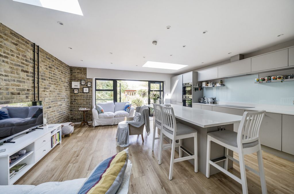 Property photo 3 of 22 1309184-11-6849B2...