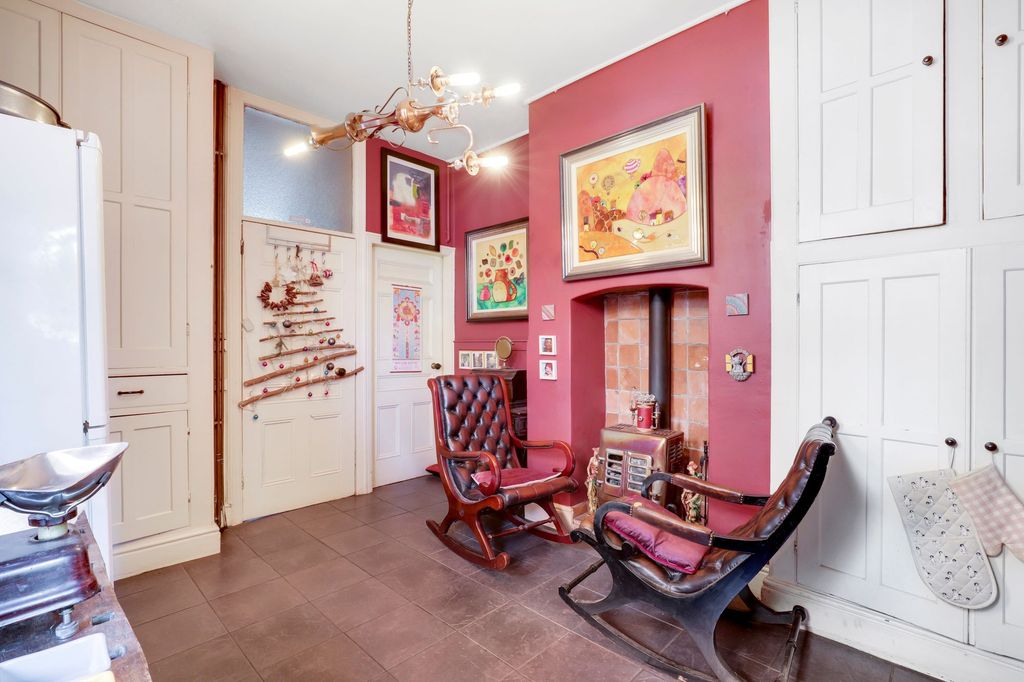 Property photo 3 of 19