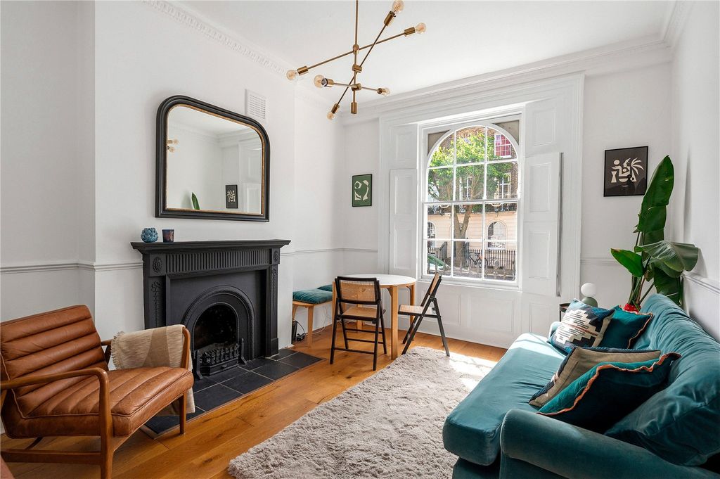 Property photo 1 of 19 Reception/ Living