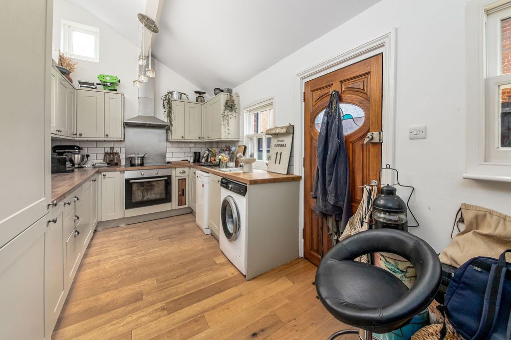 Property photo 3 of 16