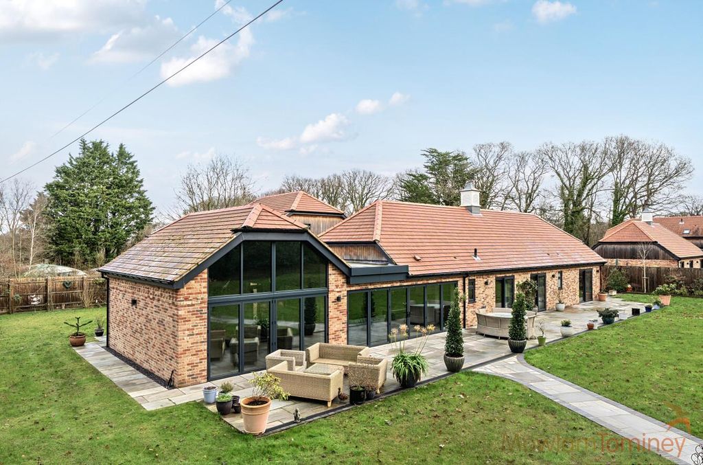 Property photo 1 of 45 Df29Dd0A-090F-4d76-B33E-12Adb2323F5A.Jpg