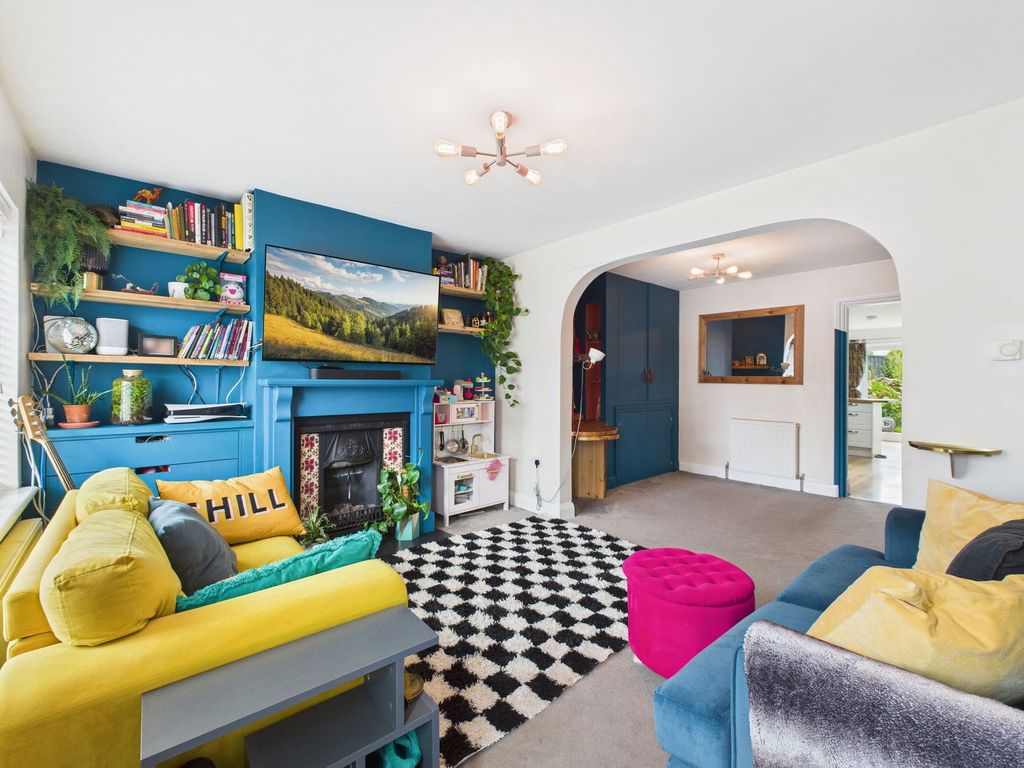 Property photo 2 of 20