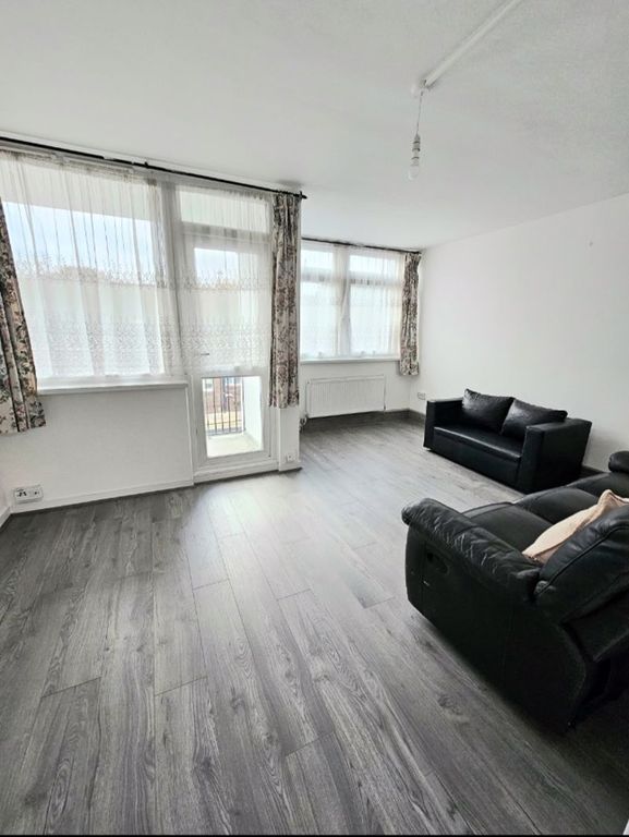 Property photo 1 of 6 Lounge