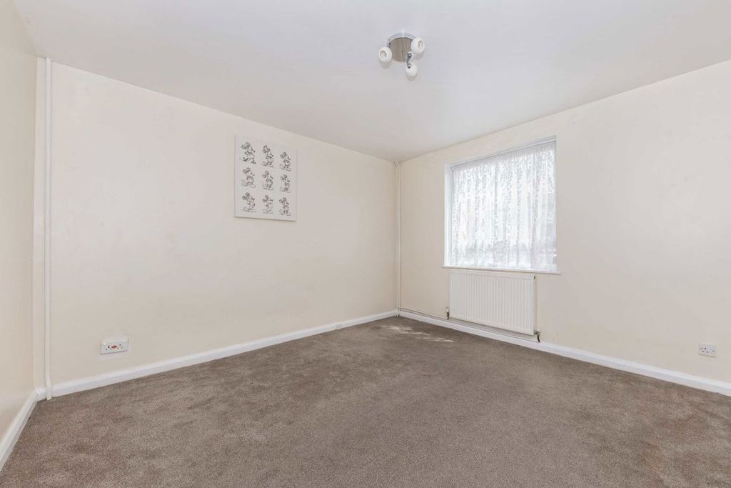Property photo 3 of 5