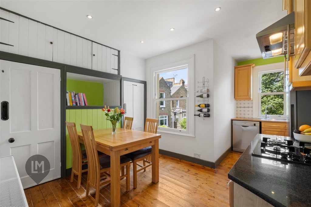 Property photo 3 of 7 Kitchen/Dining Room