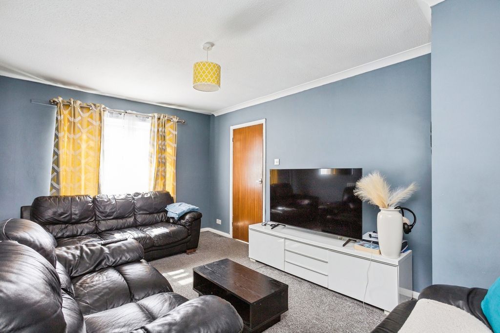 Property photo 3 of 17 Photo