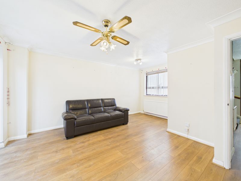 Property photo 3 of 11 Photo 5