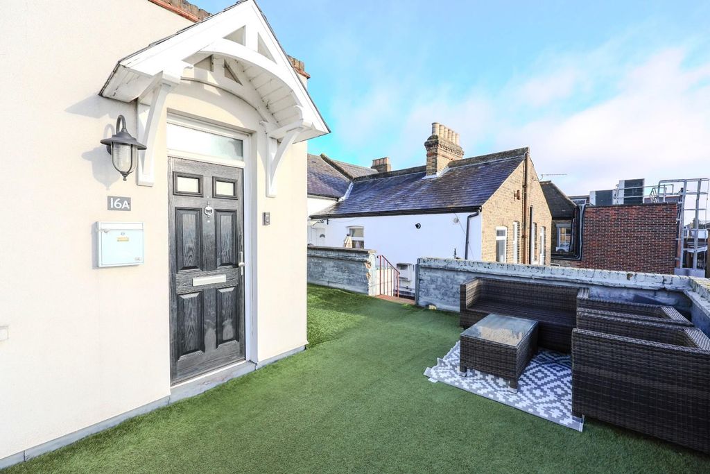 Property photo 2 of 22