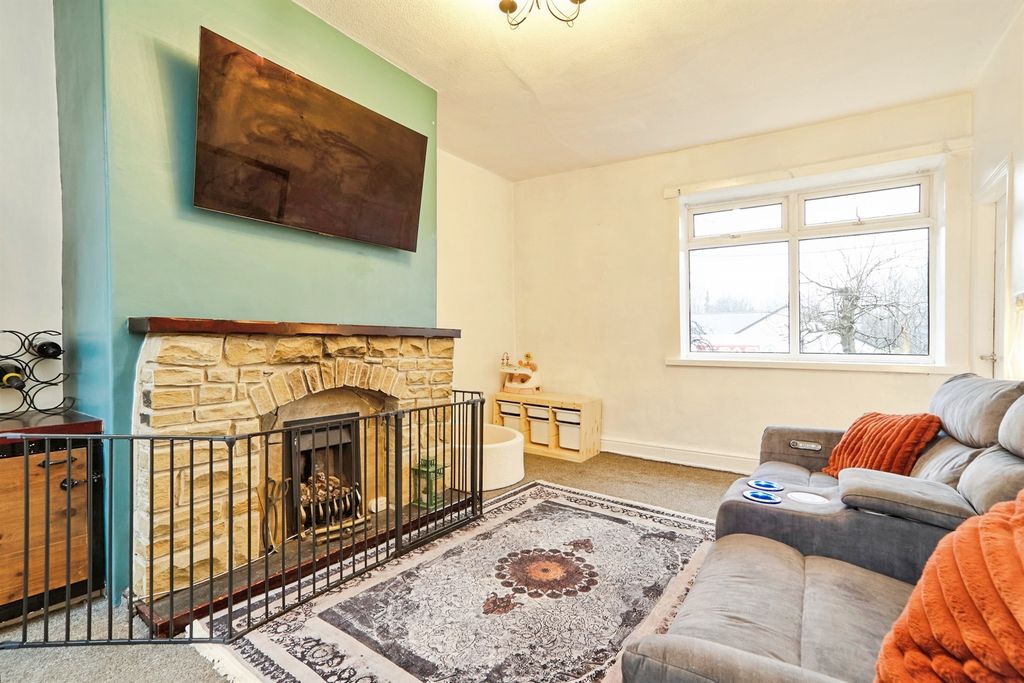 Property photo 3 of 12