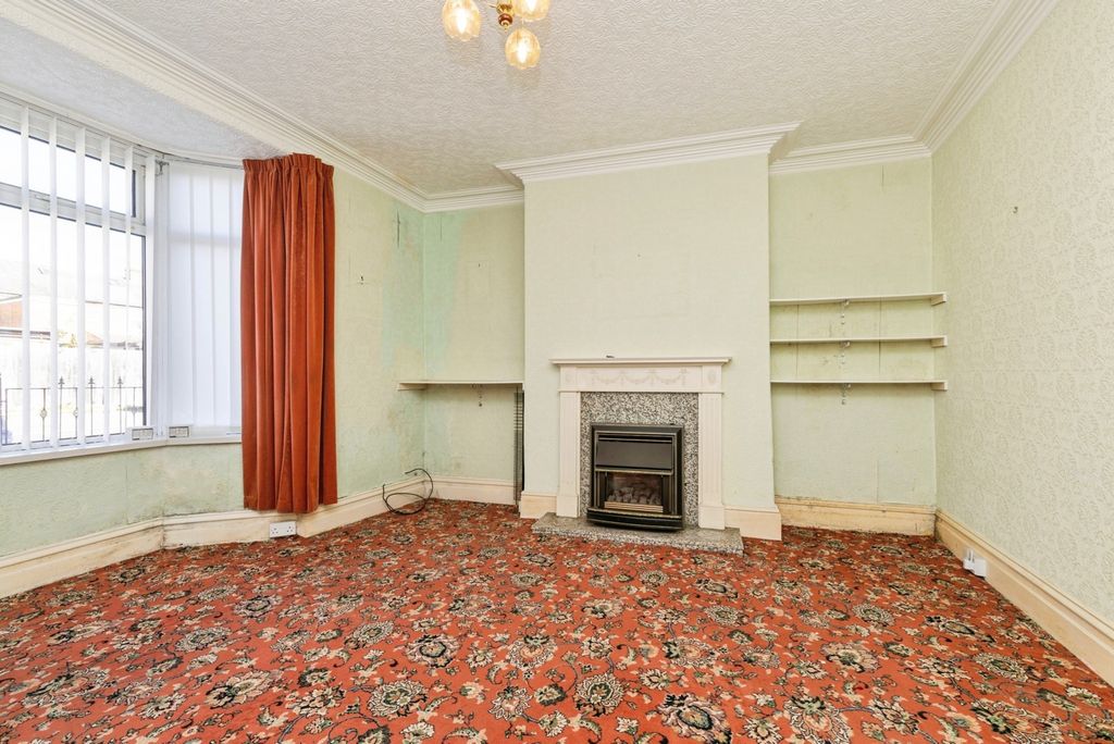 Property photo 2 of 12 Pbox-Img.Jpg