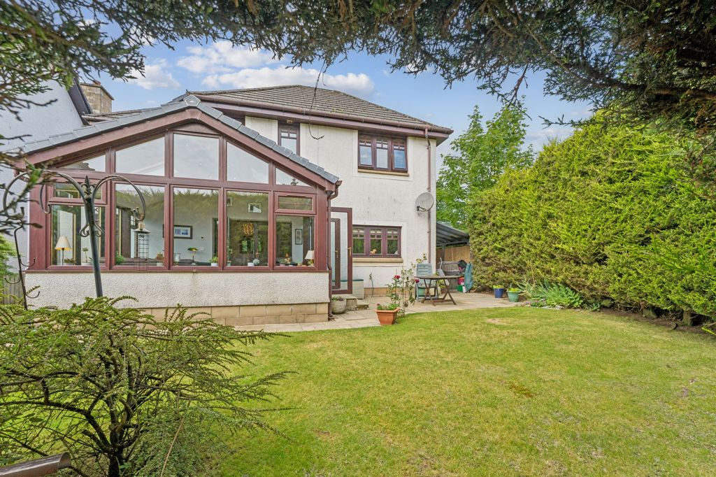 Property photo 2 of 43