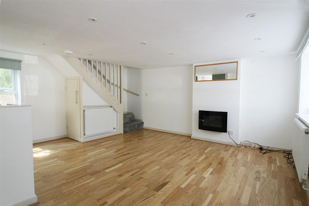 Property photo 3 of 7 Living/Dining Room