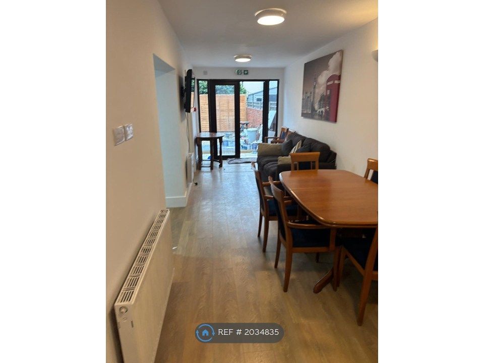 Property photo 3 of 7 Living Area