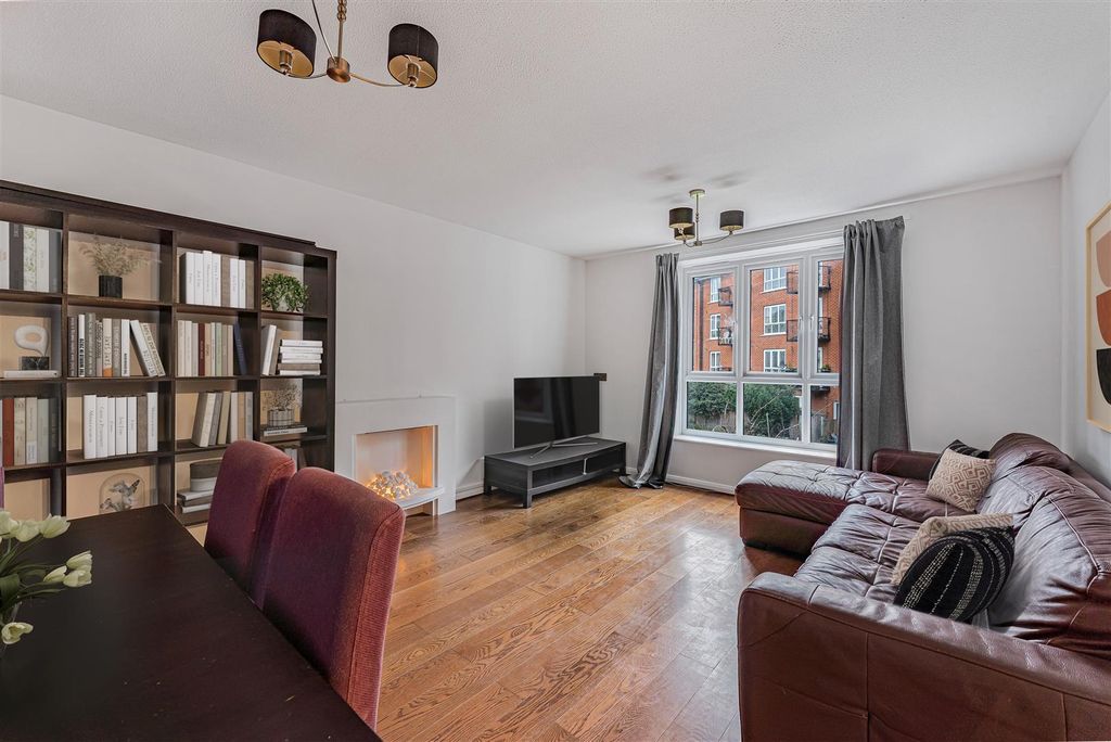 Property photo 2 of 17 Basque Court