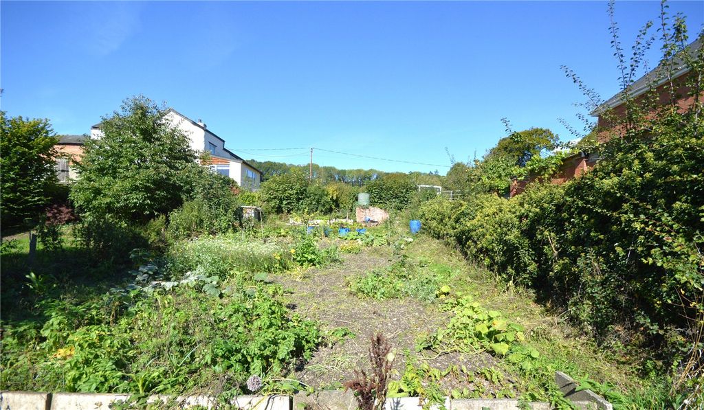 Property photo 3 of 6 Picture No. 05