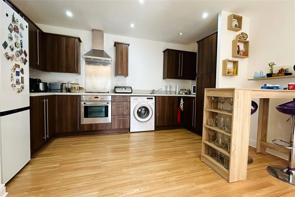 Property photo 2 of 10 Picture No. 12