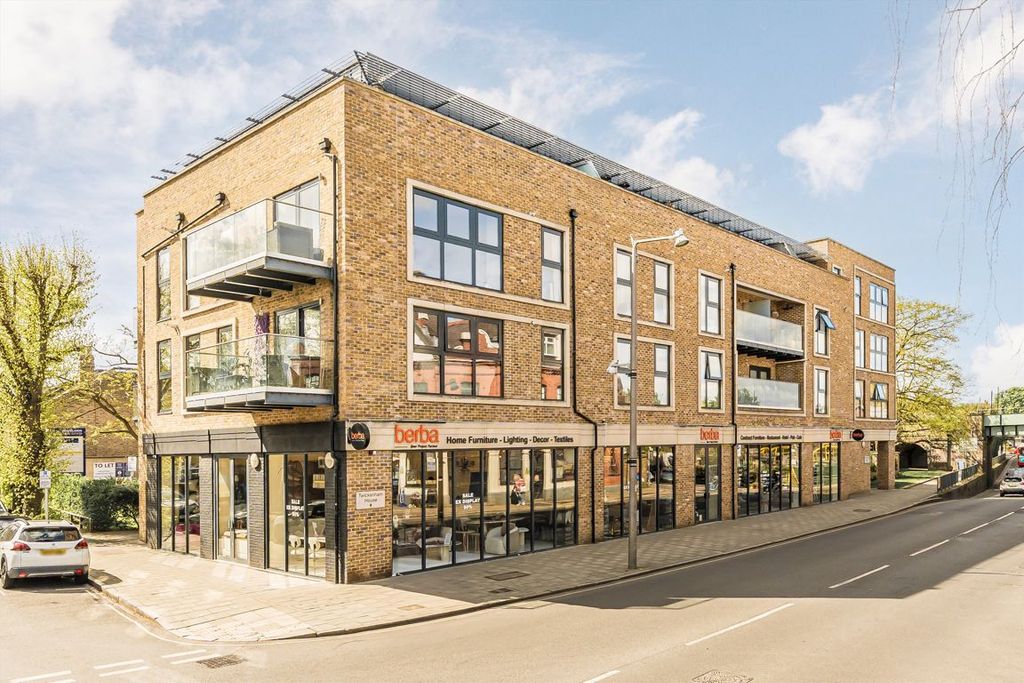 Property photo 1 of 8