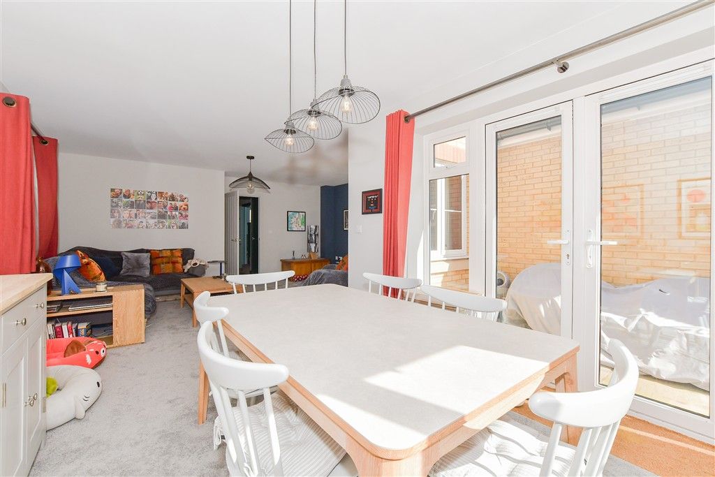 Property photo 3 of 16 Dining Area