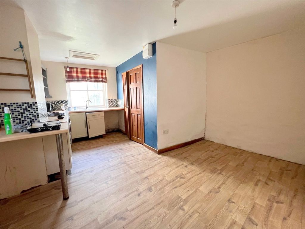 Property photo 3 of 11 Picture No. 06