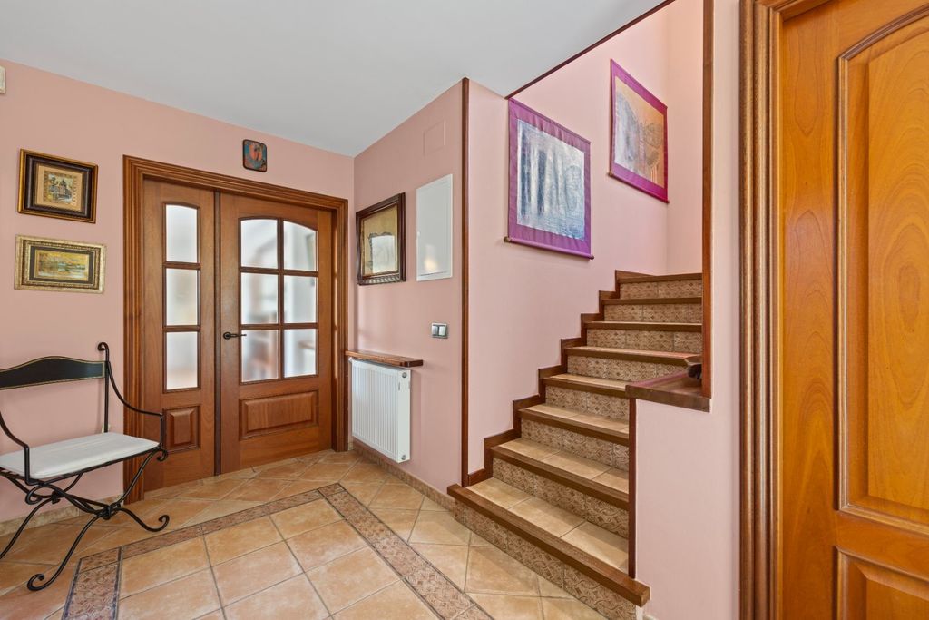 Property photo 3 of 55