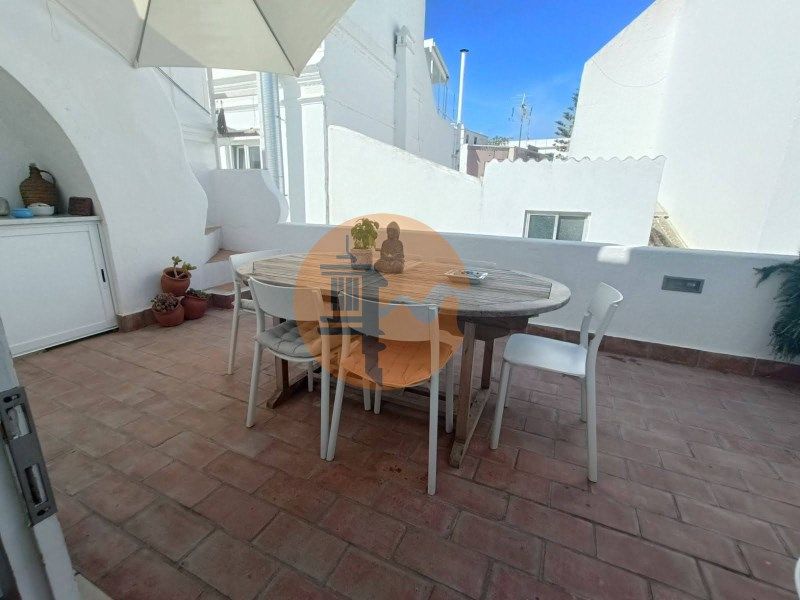 Property photo 2 of 42