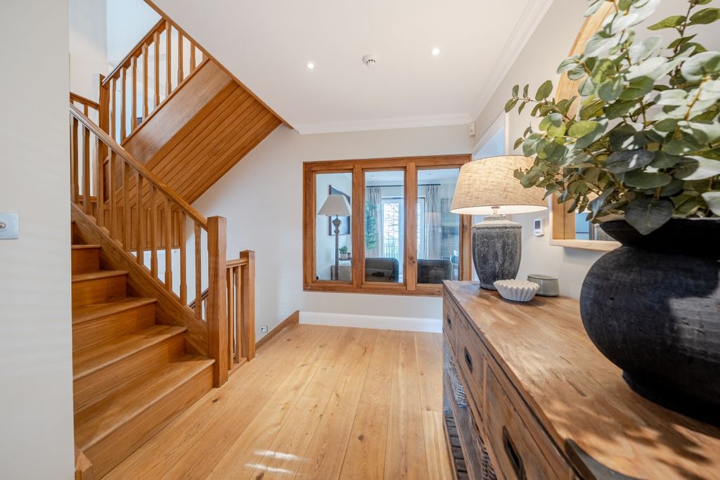 Additional image 4 of 5 bed detached house to rentMerlewood, Sevenoaks TN13
