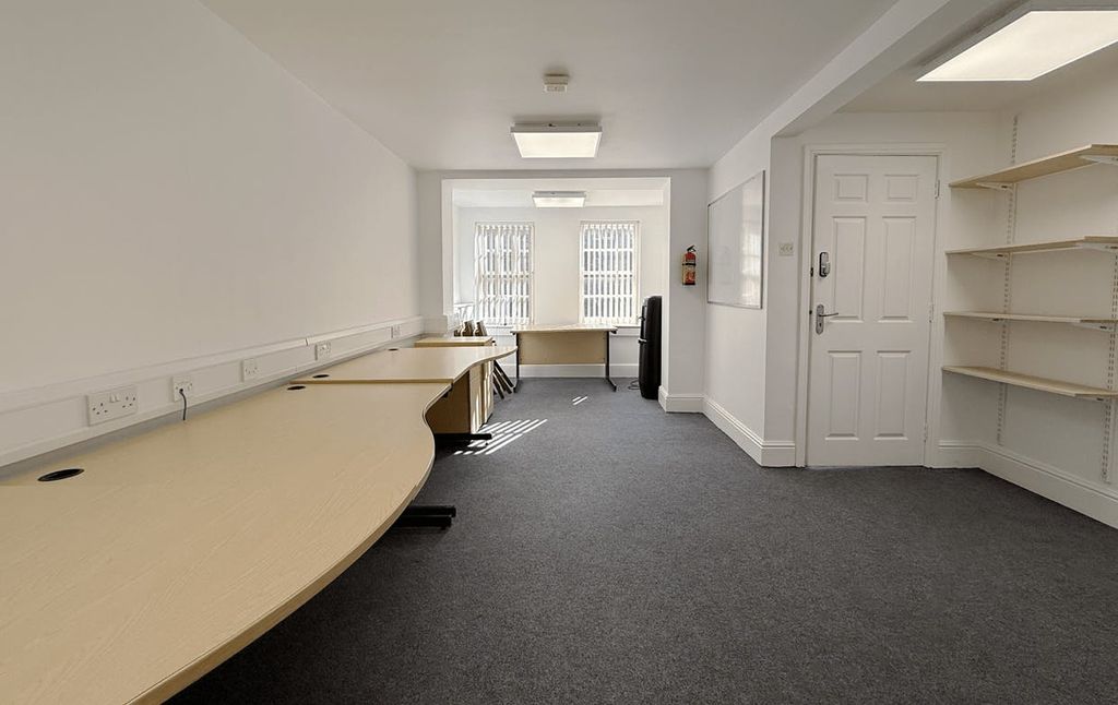 Property photo 2 of 8 Commercialspacetorent_Altrincham_0000S_0003_Layer148Min.Png