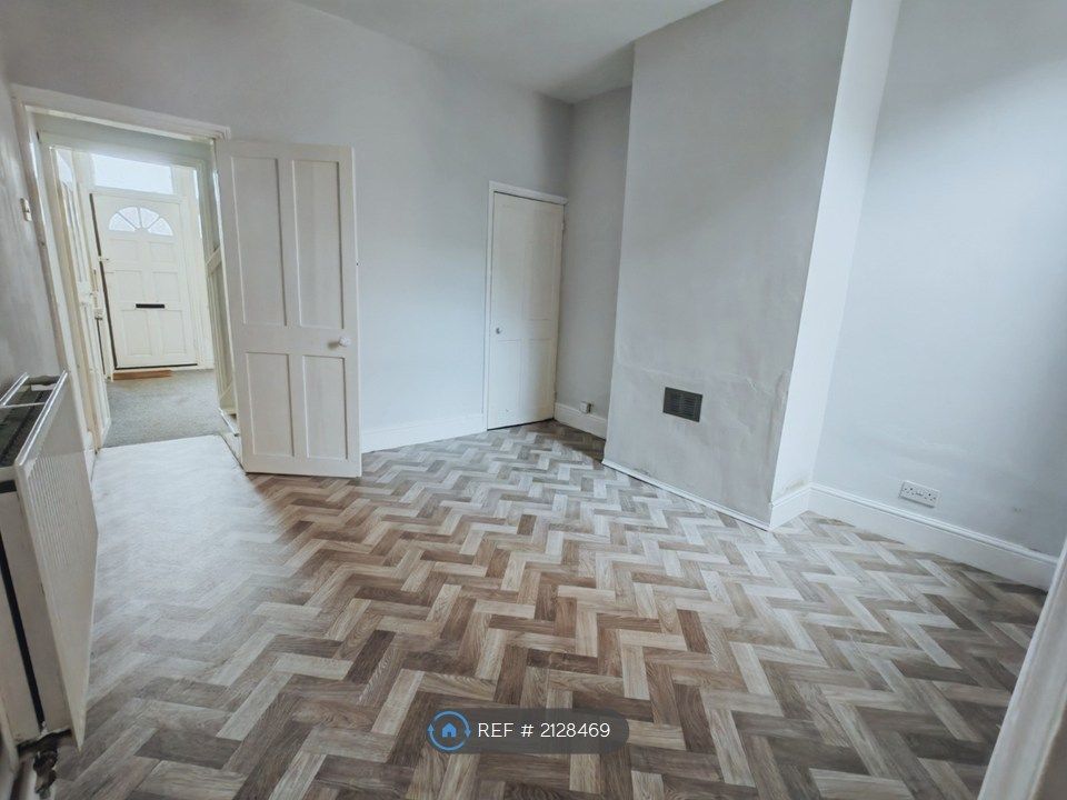 Property photo 3 of 14 Dinning Room