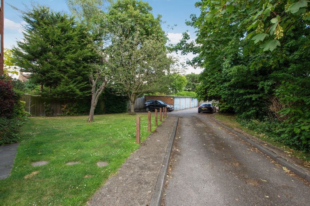 Property photo 3 of 7