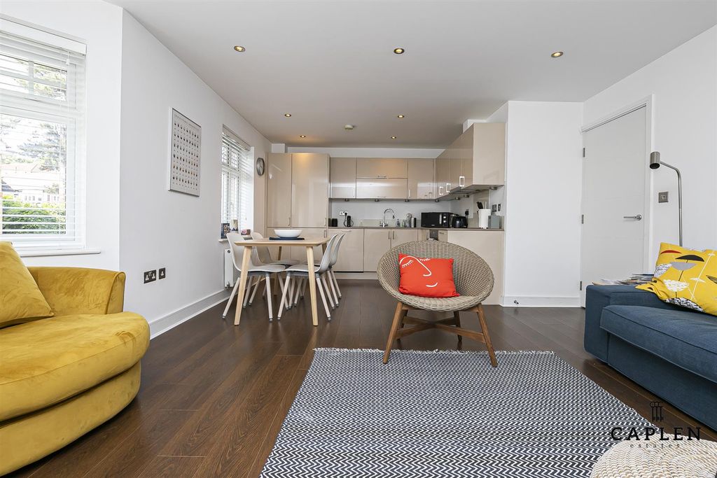 Property photo 3 of 15