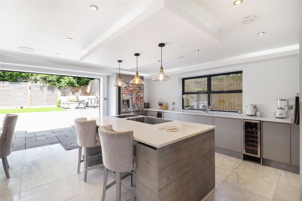 Property photo 3 of 27 Kitchen Diner