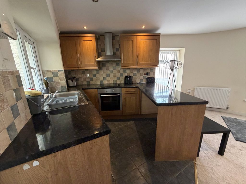 Property photo 3 of 9 Picture No. 12