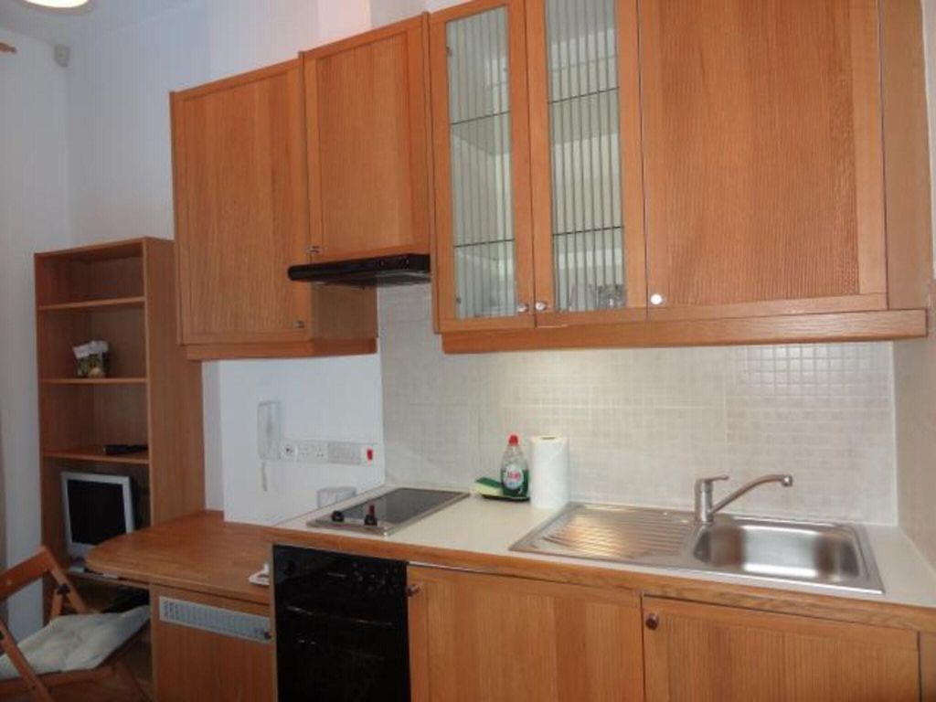 Property photo 2 of 8 Kitchen
