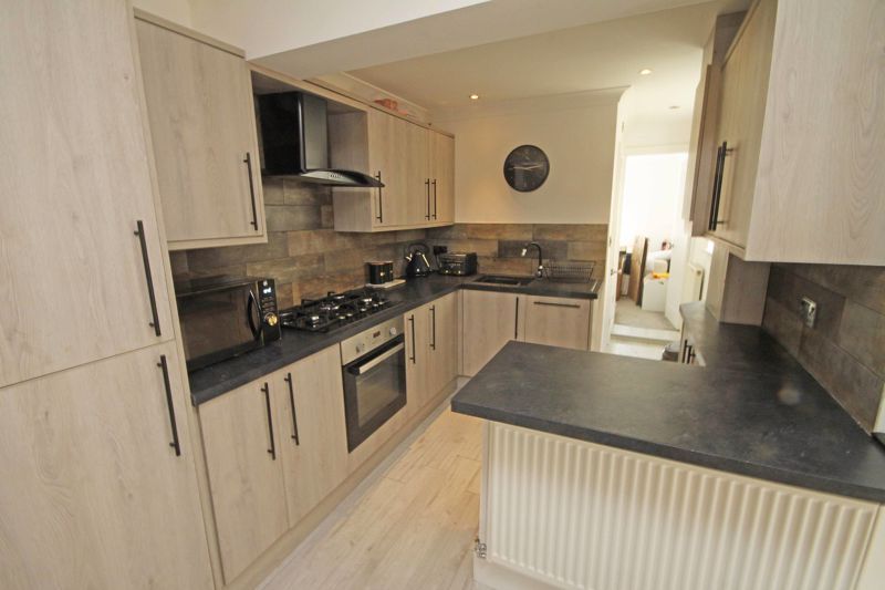 Property photo 3 of 7 Kitchen