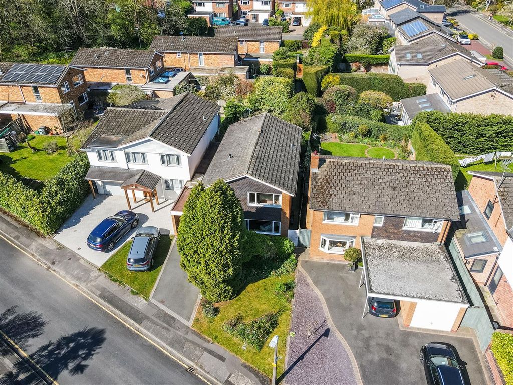 Property photo 2 of 16 4 Weston Close_27.Jpg