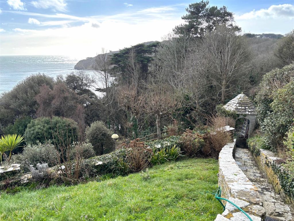 Property photo 2 of 15 4300 Grounds And View.Jpeg