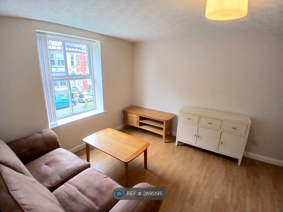 Property photo 3 of 9