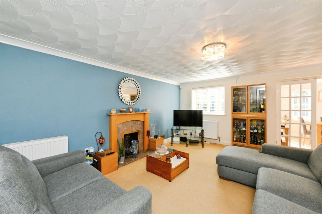 Property photo 3 of 18