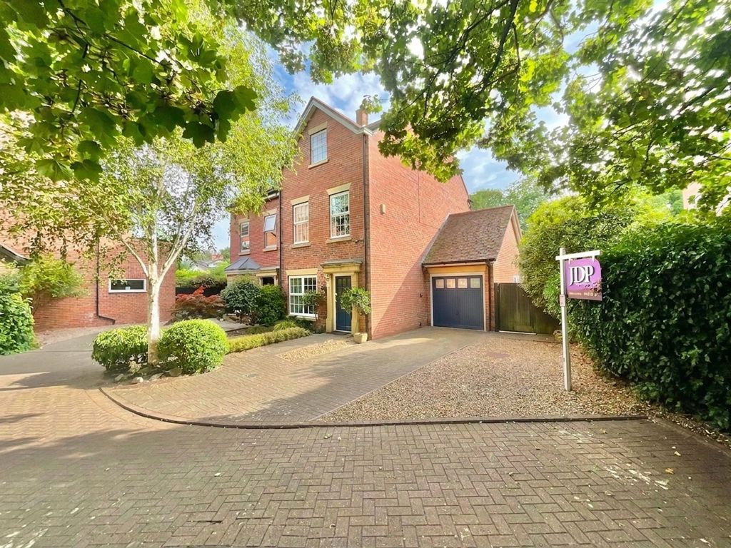 Property photo 2 of 18